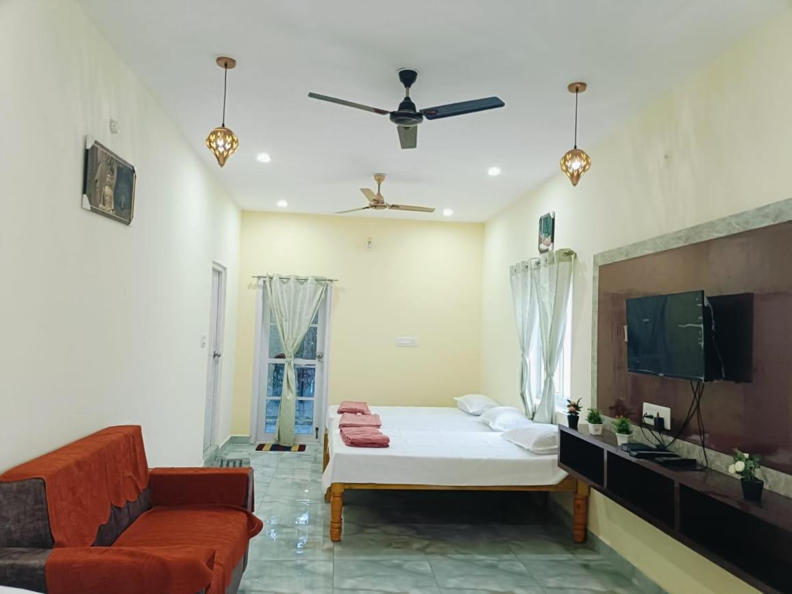 Hilltop Heaven Yelagiri Exterior photo